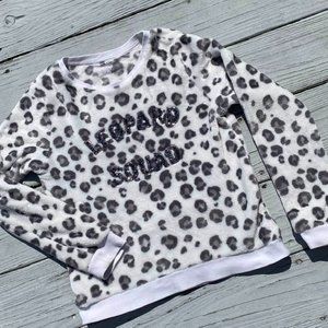 H & M Girls Leopard Squad Pullover Fleece Fuzy Cozy Sweatshirt Fall Sequins